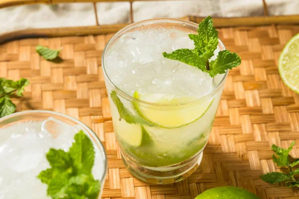 Bebida Refrescante Rum Hortelã Mojito Cocktail Sagacidade Lime — Fotografia de Stock