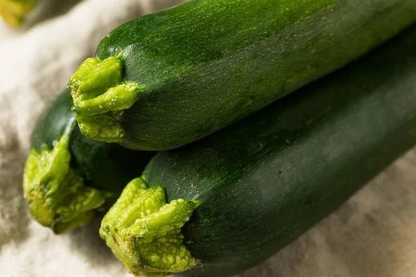 Zucchine Biologiche Mature Zucchine Verdi Pronte Mangiare — Foto Stock
