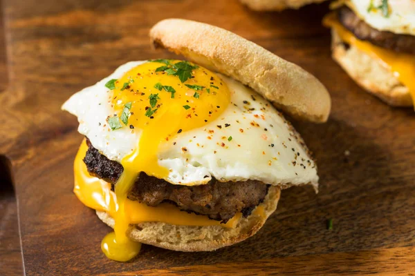 Homemade Egg Sausage Muffin Sandwich Breakfast — Stock Photo, Image