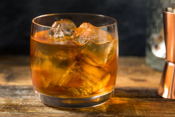 Boozy Verfrissende Franse Connection Cocktail Met Cognac — Stockfoto