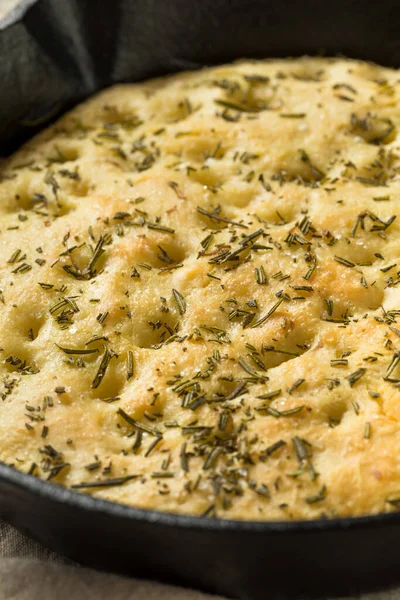 Pão Gourmet Rosemary Skillet Focaccia Com Azeite — Fotografia de Stock