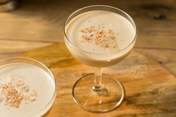 Bebida Refrescante Brandy Alexander Cocktail Com Creme Cacao — Fotografia de Stock