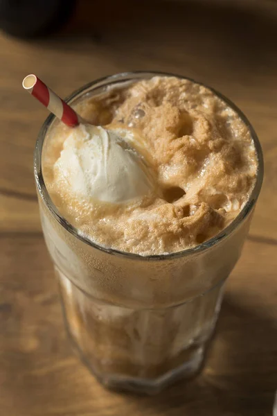Σπιτικό Καφέ Αγελαδινό Παγωτό Float Cola — Φωτογραφία Αρχείου