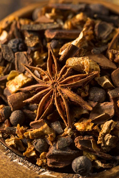 Droge Biologische Mulling Specerijen Een Schaal Voor Glühwein — Stockfoto