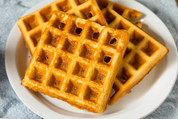 Zelfgemaakte Warm Belgische Wafels Voor Ontbijt Met Boter — Stockfoto
