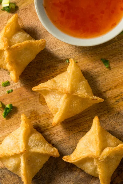 Caranguejo Frito Caseiro Rangoon Wontons Com Molho Mergulho — Fotografia de Stock