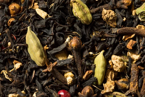 Trockener Bio Chai Schwarztee Mit Gewürzen — Stockfoto