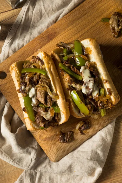 Sanduíche Caseiro Philly Cheesesteak Com Pimentas Carne — Fotografia de Stock