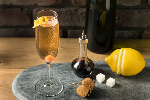 Cocktail Champagne Rafraîchissant Avec Sucre Des Amers — Photo