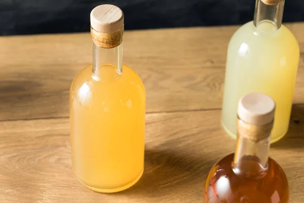 Boozy Batched Cocktails Dans Une Bouteille Pour Aller Prêt Boire — Photo