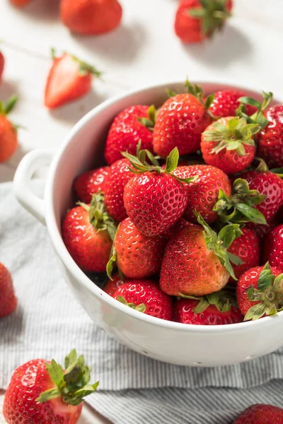 Raw Red Organic Strawberries Bowl Ready Eat — стоковое фото