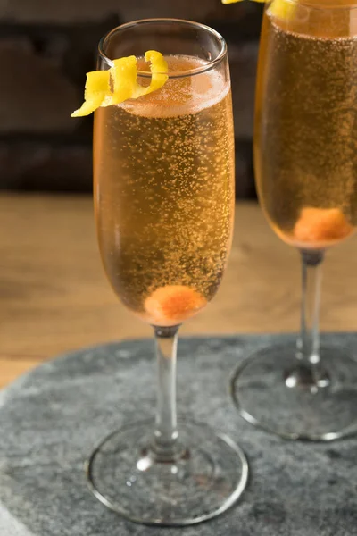 Boozy Erfrischenden Champagner Cocktail Mit Zucker Und Bitter — Stockfoto