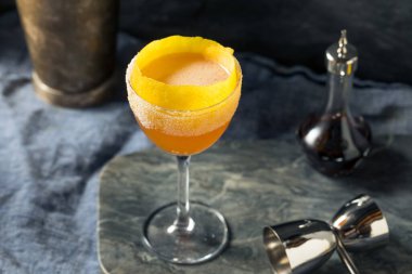 İçkili Brandy Crusta Şeker ve Limonlu Kokteyl