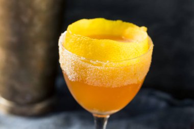 İçkili Brandy Crusta Şeker ve Limonlu Kokteyl