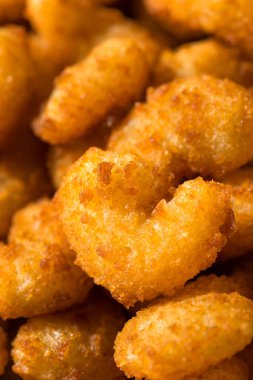 Ev yapımı Kızarmış Patlamış Mısır Karidesi Yemeye Hazır