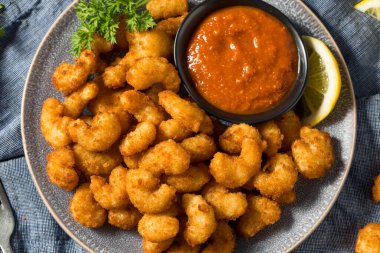 Ev yapımı Kızarmış Patlamış Mısır Karidesi Yemeye Hazır