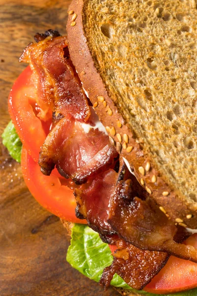 Sandwich Bacon Blt Casero Con Lechuga Tomate — Foto de Stock