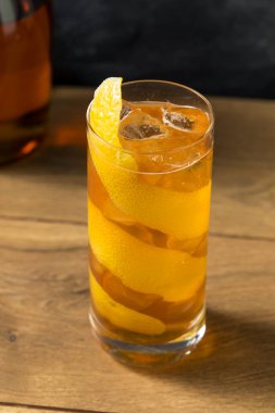 İçki Tazeleyen Atlar Boyun Kokteyli Konyakla