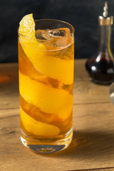 Boozy Uppfriskande Hästar Nacke Cocktail Med Brandy — Stockfoto