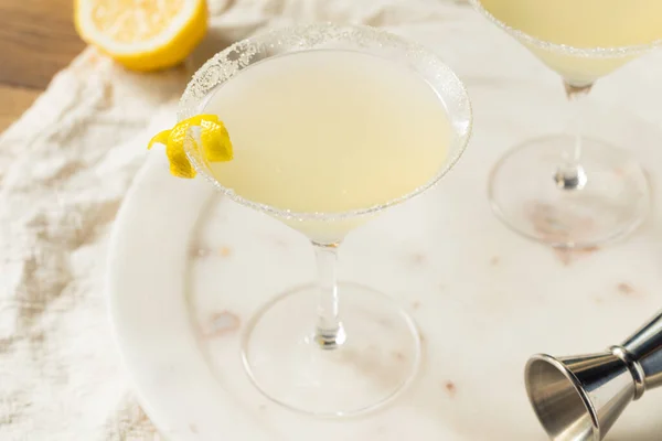 Boozy Rafraîchissant Citron Goutte Martini Avec Une Garniture — Photo