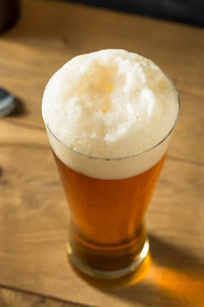 Boozy Golden Beer Ale Hohen Glas Mit Schaum — Stockfoto