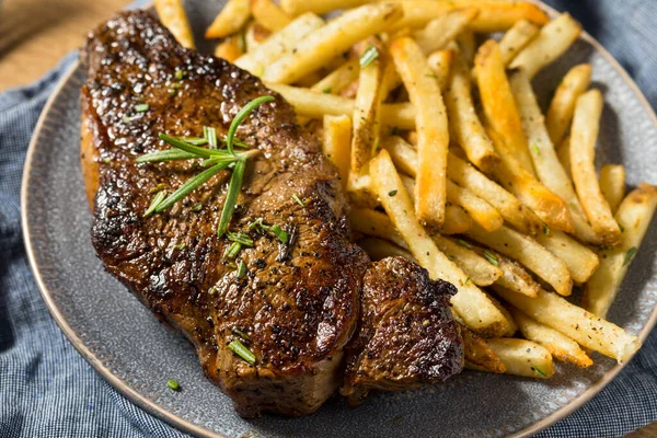 Bife Alecrim Caseiro Batatas Fritas Com Sal — Fotografia de Stock