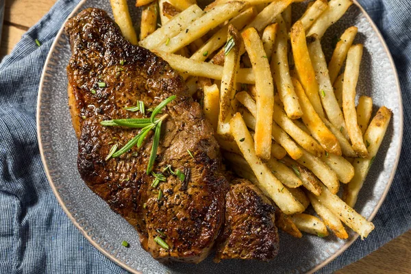 Bife Alecrim Caseiro Batatas Fritas Com Sal — Fotografia de Stock