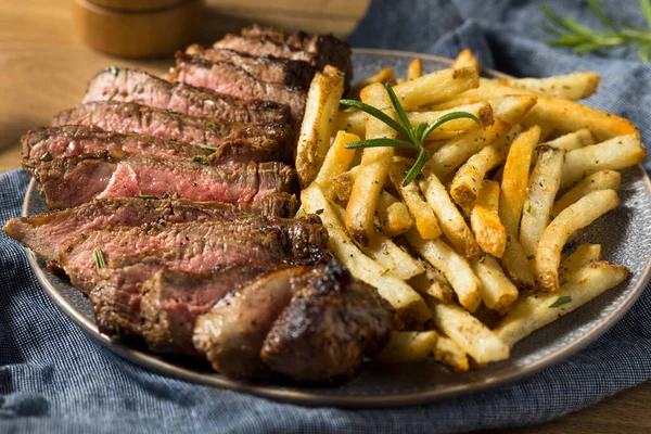 Bife Alecrim Caseiro Batatas Fritas Com Sal — Fotografia de Stock