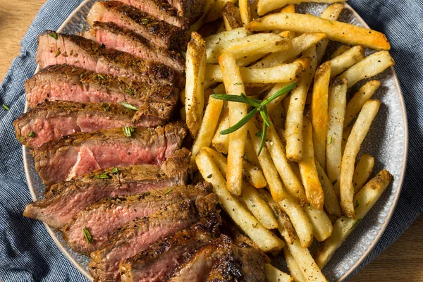 Hjemmelaget Rosemary Steak Pommes Frites Med Salt – stockfoto