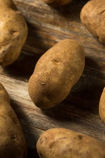 Raw Borwn Organic Russet Potatoes Ready Cook — Stock Photo, Image