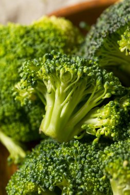 Çiğ Yeşil Organik Brokoli Yemeye Hazır