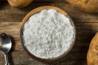 Organik Beyaz Patates Kolası Yemek Pişirmek İçin Bir Kasede