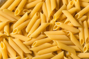 Çiğ Organik Kuru Penne Pastası Pişirmeye Hazır