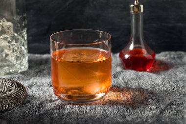 Viskili Porto Riko Sazerac Kokteyli