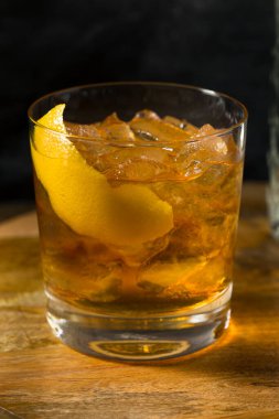 Benedictine 'li alkolsüz BandB Brandy Kokteyli