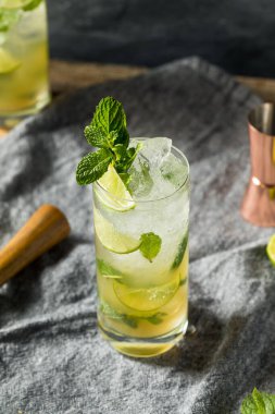Viski Tazeleyici Koyu Rom Mojito Kireç ve Naneli Kokteyl