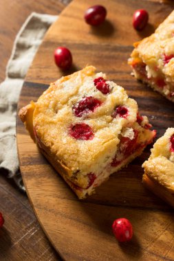 Şekerli ev yapımı kızılcık kahveli kek.