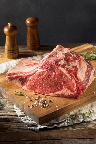 Raw Red Prime Rib Asado Con Sal Pimienta — Foto de Stock