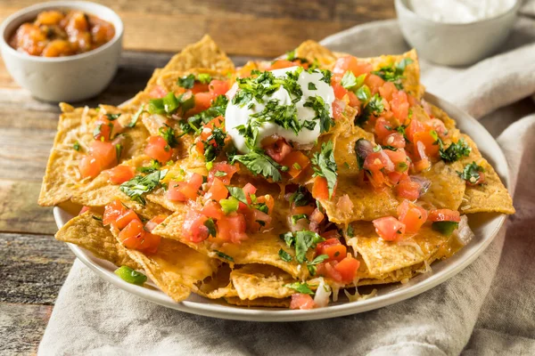 Homemade Cheesy Mexican Nachos Salsa Cilantro — Stock Photo, Image