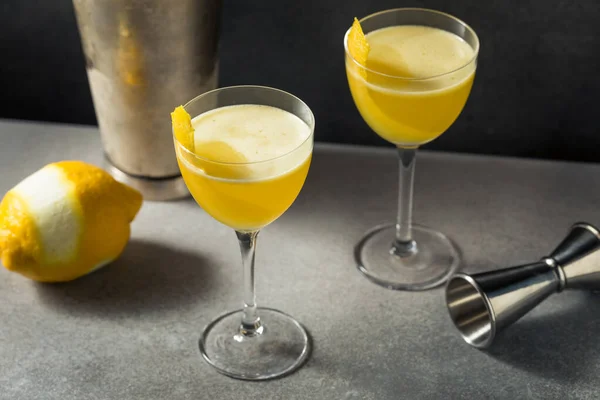 Bebida Refrescante Branco Negroni Limão Daiquiri Com Uma Guarnição — Fotografia de Stock