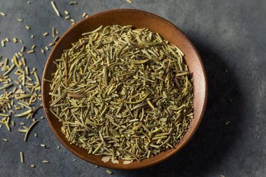 Çiğ Organik Biberiye Baharatları Kasede