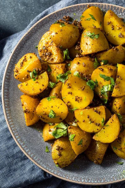 Zelfgemaakte Geroosterde Mosterd Zaad Aardappelen Met Cilantro — Stockfoto