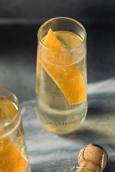 Boozy Elder Fashion Royale Grapefruet Champagne Cocktail Gin — стокове фото