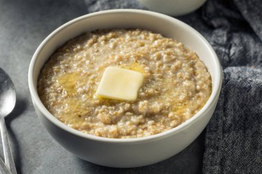 Tereyağlı ev yapımı kremalı İskoç Yulafı