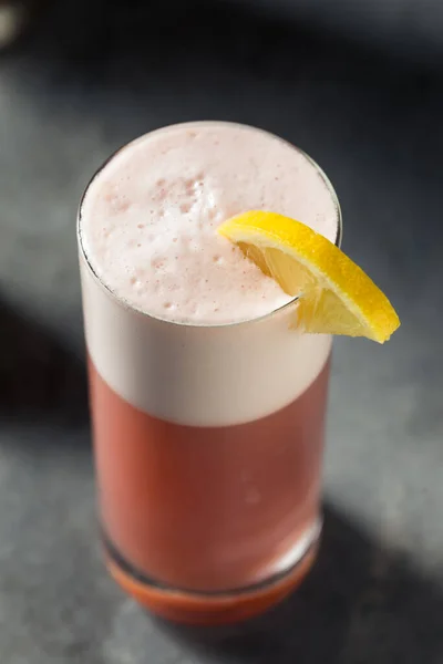 Erfrischender Boozy Chicago Fizz Cocktail Mit Rum Und Portwein — Stockfoto