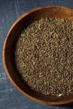 Çiğ Organik Kereviz Bir Kasede Tohumlar