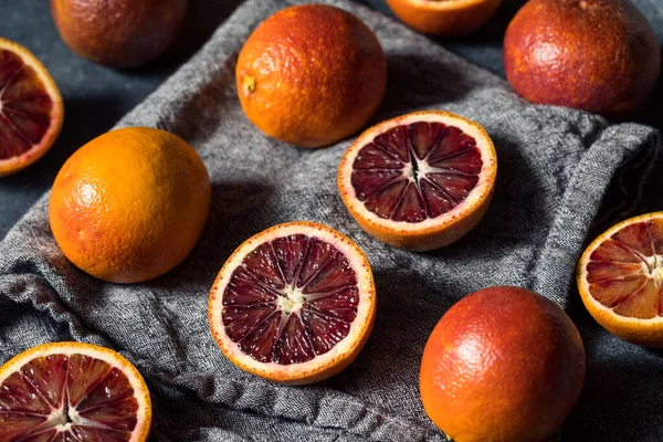 Raw Red Organic Blood Oranges Ready Eat — Stock Photo, Image