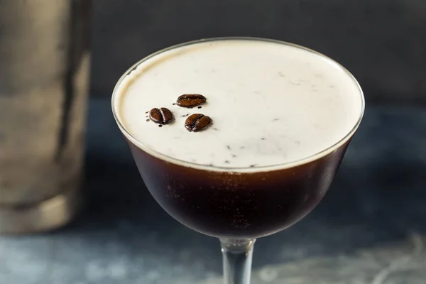 Kall Uppfriskande Espresso Vodka Martini Coupe — Stockfoto