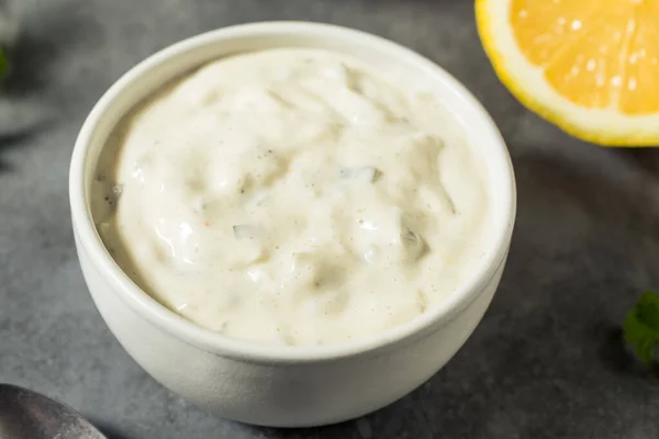 Hausgemachte Cremige Tatarensauce Mit Zitrone Und Petersilie — Stockfoto