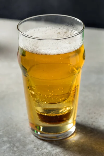 Koreaanse Cojinganmek Soda Soju Bierbom Een Pint Glas — Stockfoto